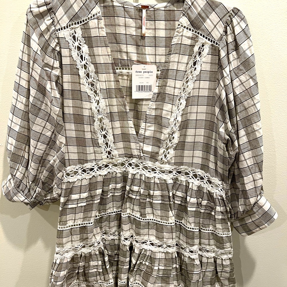 Free People NWT XS Time Out Babydoll Lace Tunic Gray and White